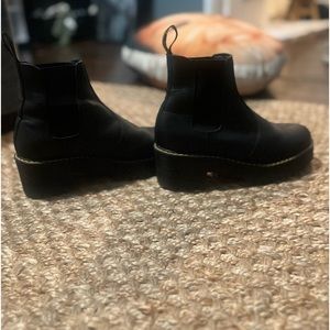 Size 9 women's Docs